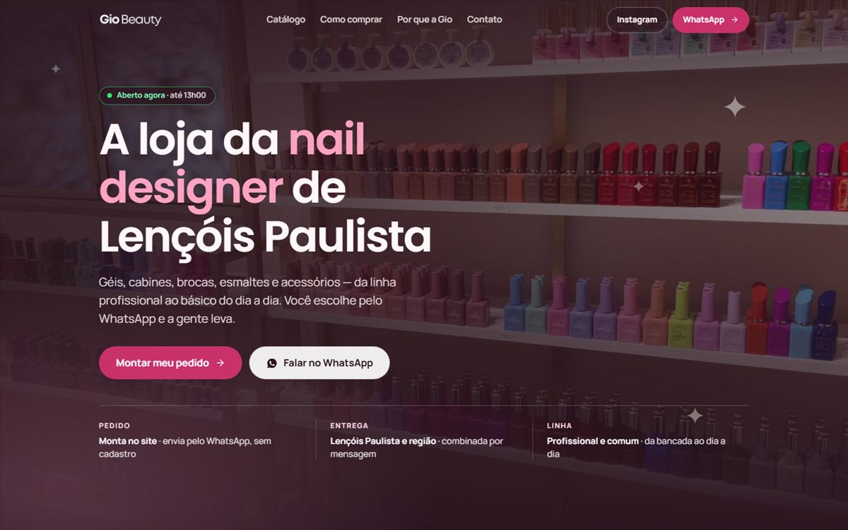 Primeira tela do site da Gio Beauty: prateleira de esmaltes e o botão de montar o pedido
